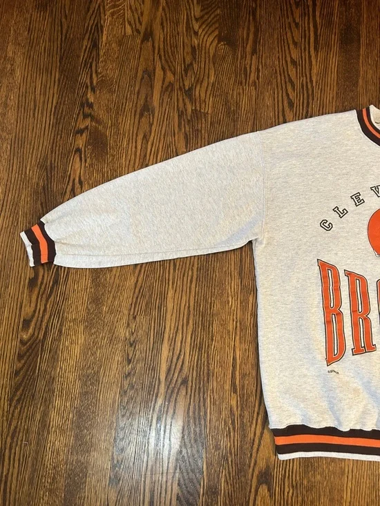 Vintage 90s Cleveland Browns Sweatshirt - Picture 6 of 10